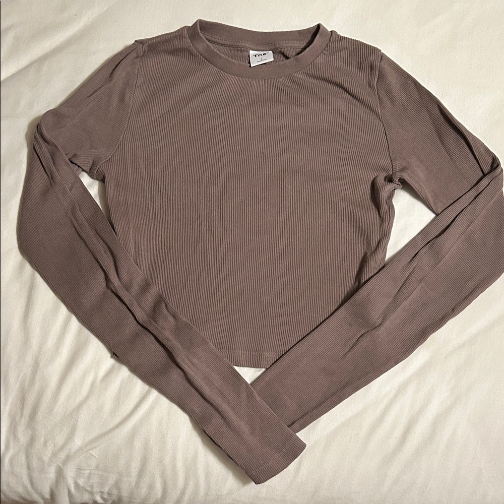 Aritizia TNA Cropped Ribbed Long Sleeve in Taupe